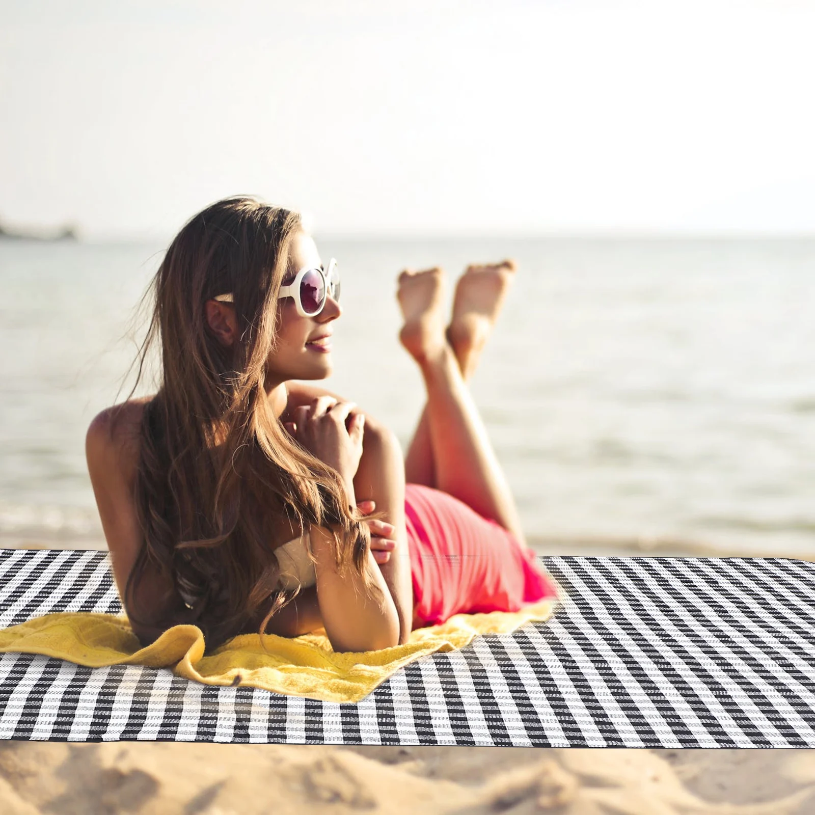 1Pcs Thickened Waterproof Picnic Mat Comfortable Outdoor Cushion Multi-Scene Use Easy to Carry and Camping Cushion
1Pcs Thickened Waterproof Picnic Mat Comfortable Outdoor Cushion Multi-Scene Use Easy to Carry and Camping Cushion