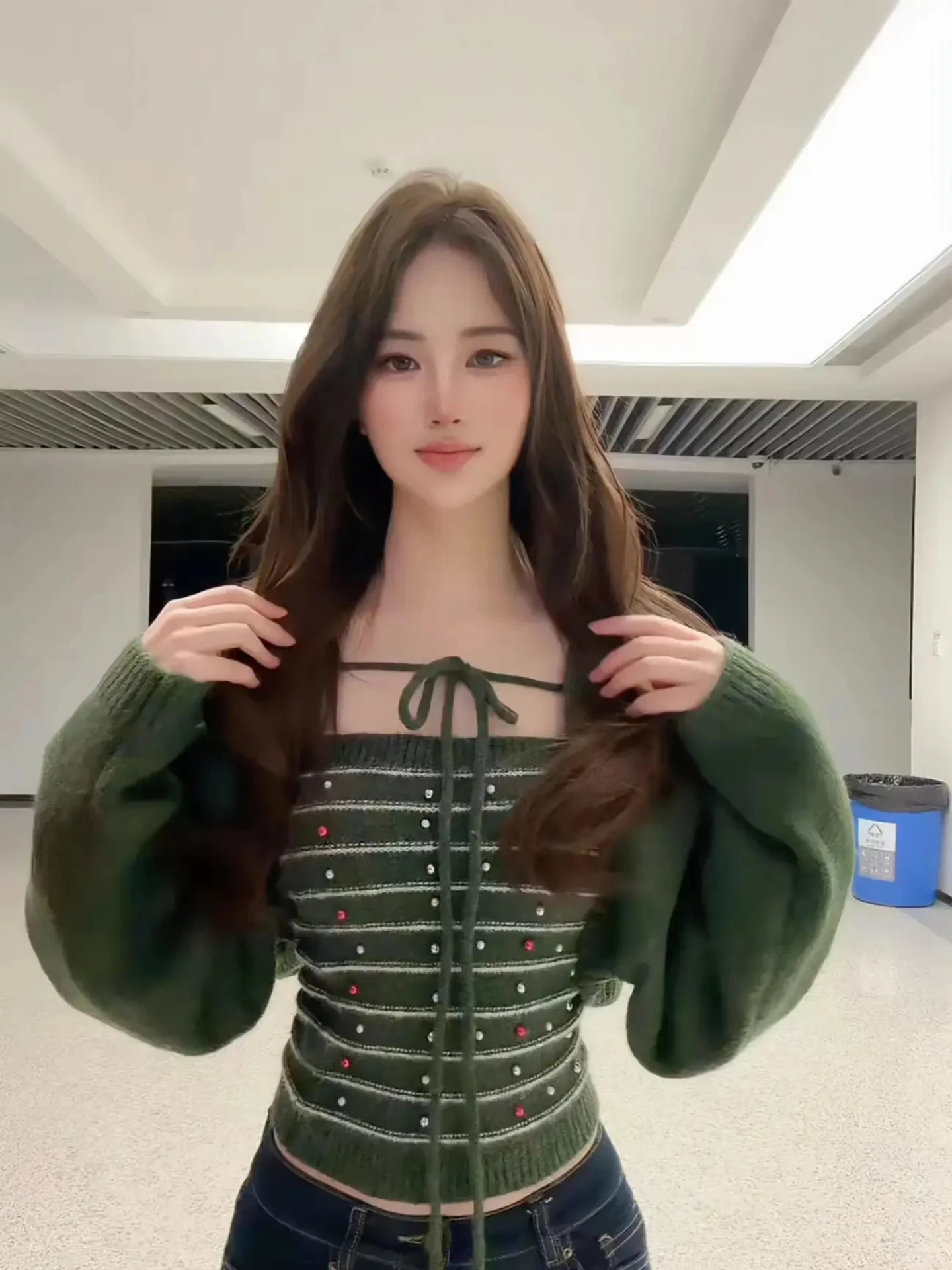 Новогодний фото, мягкий уютный ленивый вязаный накидка, женский модный комплект, жилет с ремешком, костюм из двух предметов, корейская зимняя коллекция
Новогодний фото, мягкий уютный ленивый вязаный накидка, женский модный комплект, жилет с ремешком, костюм из двух предметов, корейская зимняя коллекция