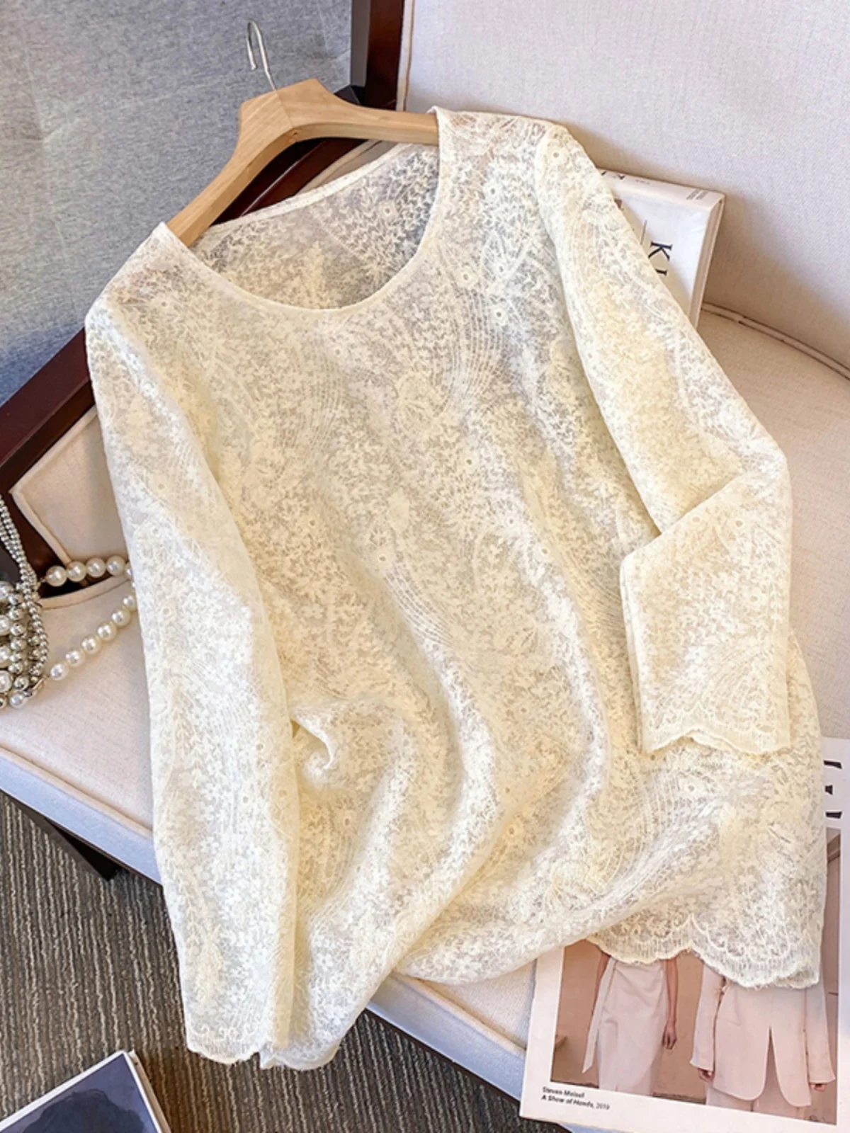 Женская кружевная блузка большого размера с длинным рукавом, V-образным вырезом и вырезами, для весны и осени, модная, для повседневной носки
Женская кружевная блузка большого размера с длинным рукавом, V-образным вырезом и вырезами, для весны и осени, модная, для повседневной носки