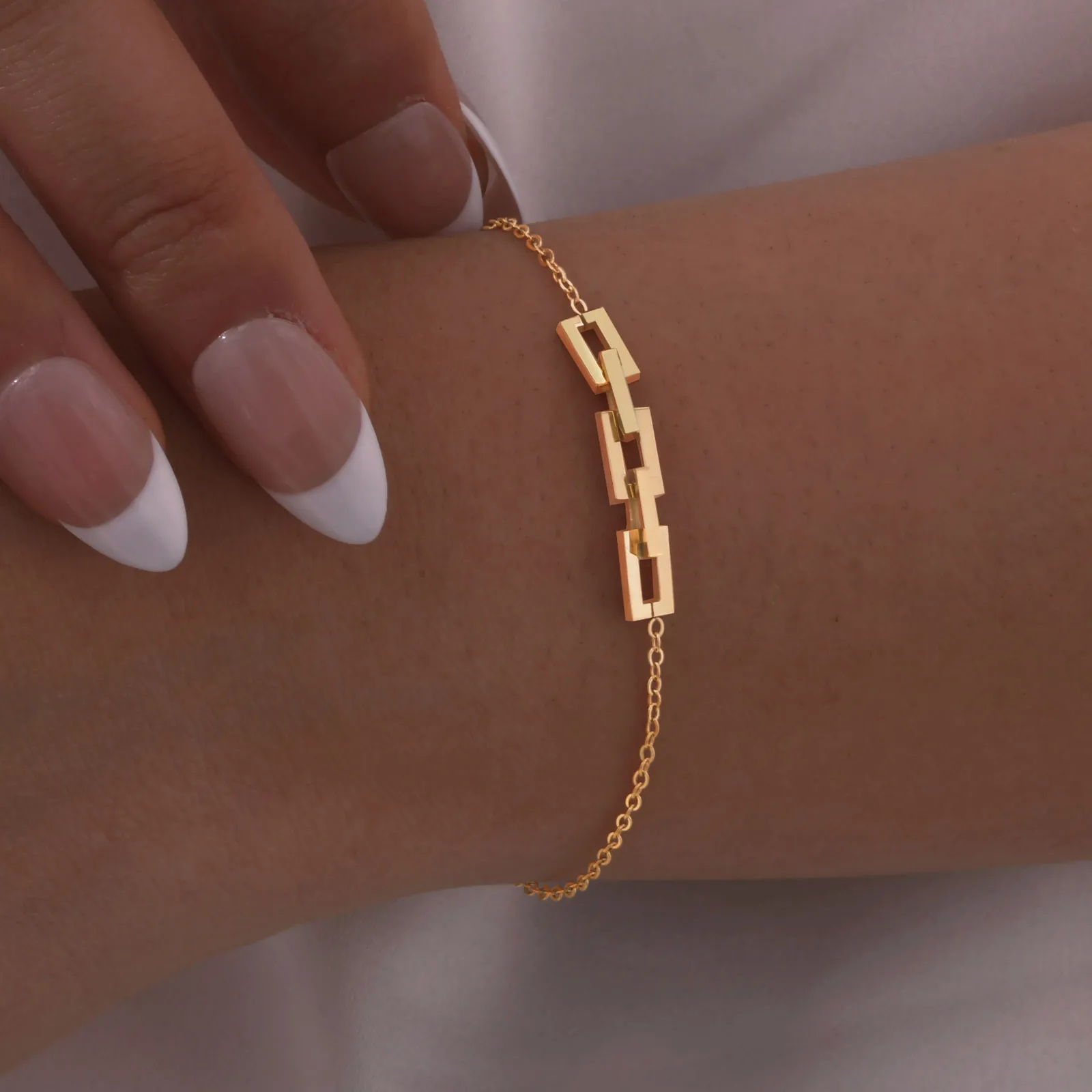 Elegant Stainless Steel Square Buckle Splicing Bracelet for Women,Waterproof Gold Color Bracelets,Fashion Mother's Day Gift
Elegant Stainless Steel Square Buckle Splicing Bracelet for Women,Waterproof Gold Color Bracelets,Fashion Mother's Day Gift