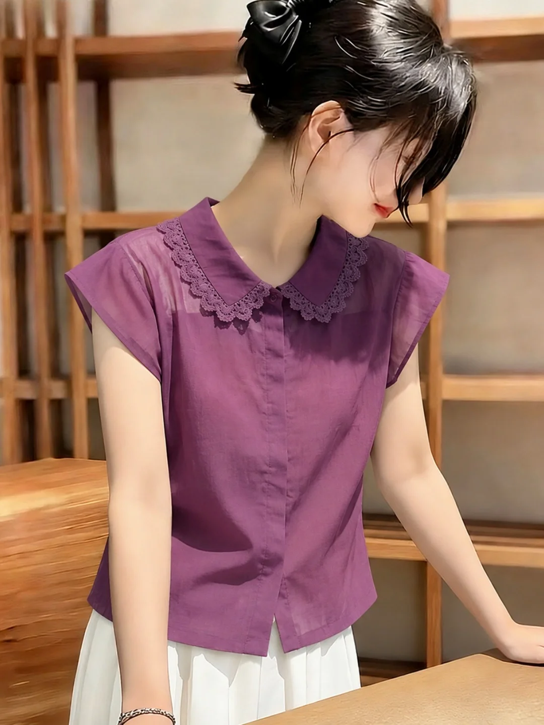 Elegant Lace Trim Short Sleeve Shirt Stand Collar Women's Fashion Summer Slimming Versatile Top High End Feeling Casual Loose...
Elegant Lace Trim Short Sleeve Shirt Stand Collar Women's Fashion Summer Slimming Versatile Top High End Feeling Casual Loose...