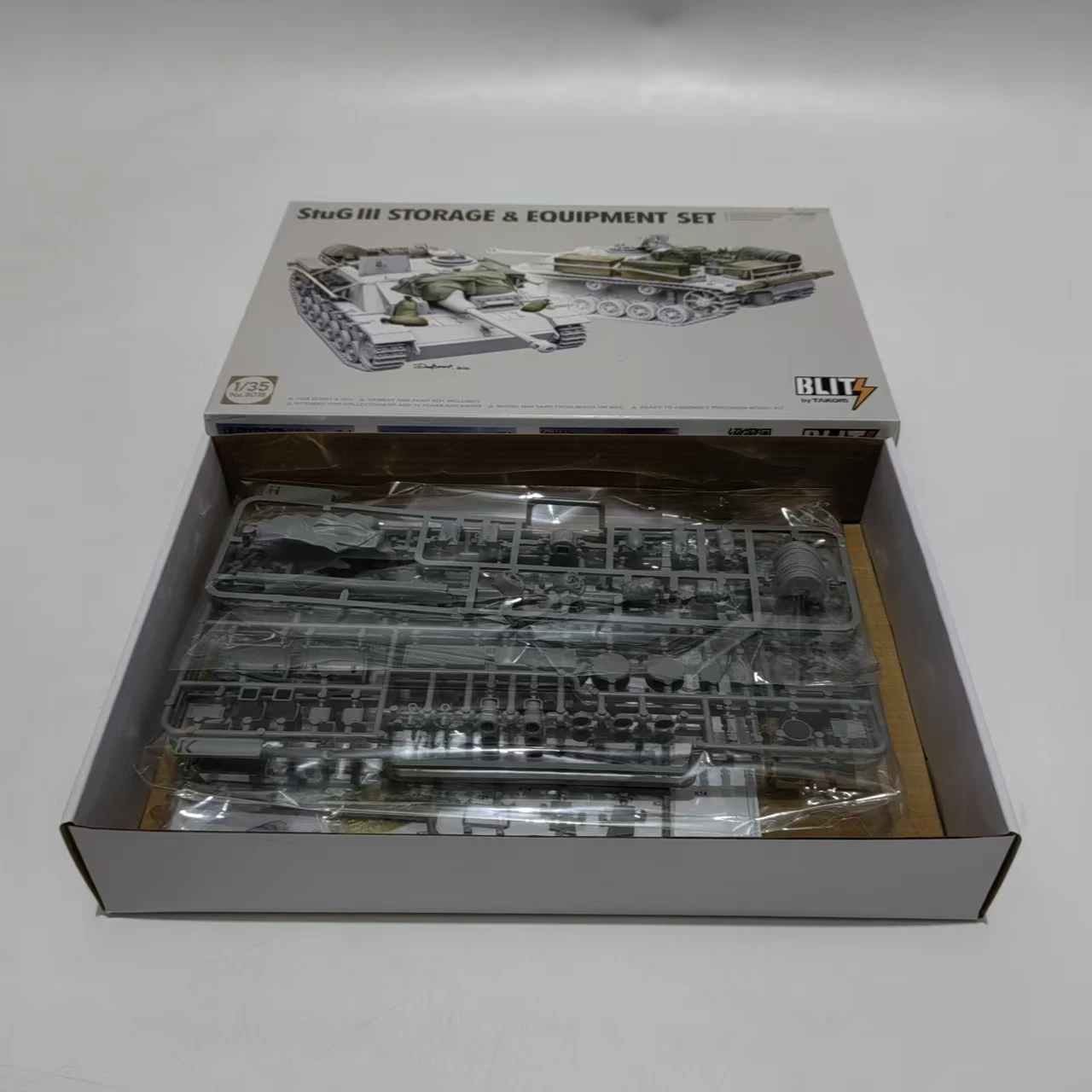 TAKOM 1/35 StuG III Storage & Equipment Set 8018
TAKOM 1/35 StuG III Storage & Equipment Set 8018