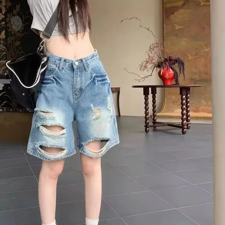 Retro American Denim Ripped Five-Point Pants Summer New Niche High Street Hot Girls High Waist Straight Loose Wide-Leg Shorts
Retro American Denim Ripped Five-Point Pants Summer New Niche High Street Hot Girls High Waist Straight Loose Wide-Leg Shorts