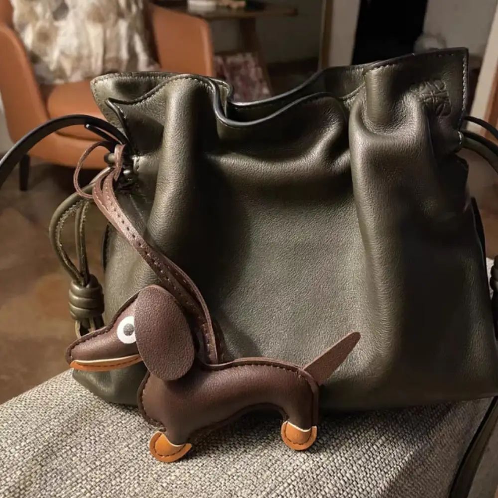 3D Sausage Dog Shape Bag Accessory Cute Cartoon Bag Pendant Car Keychain Pendant PU Material Bag Decoration Accessories
3D Sausage Dog Shape Bag Accessory Cute Cartoon Bag Pendant Car Keychain Pendant PU Material Bag Decoration Accessories