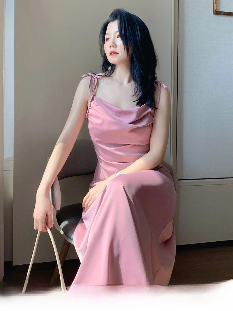 Новое летнее атласное платье-трапеция больших размеров для полных женщин, с завышенной талией, плиссированное, на молнии, повседневное...
Новое летнее атласное платье-трапеция больших размеров для полных женщин, с завышенной талией, плиссированное, на молнии, повседневное...