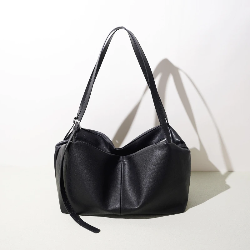 Genuine Leather Retro Women Cloud Tote Bag, Large Capacity Commuter Shoulder Bag, 3 Layer Zipper Pockets Women's Underarm Bag
Genuine Leather Retro Women Cloud Tote Bag, Large Capacity Commuter Shoulder Bag, 3 Layer Zipper Pockets Women's Underarm Bag