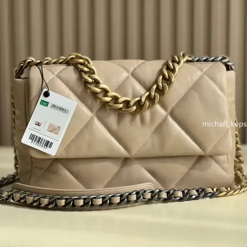7A Designer Bag Goat Skin Flap bag Purse Gold and Sier Ing Chain Handbags Dia Lattice
7A Designer Bag Goat Skin Flap bag Purse Gold and Sier Ing Chain Handbags Dia Lattice