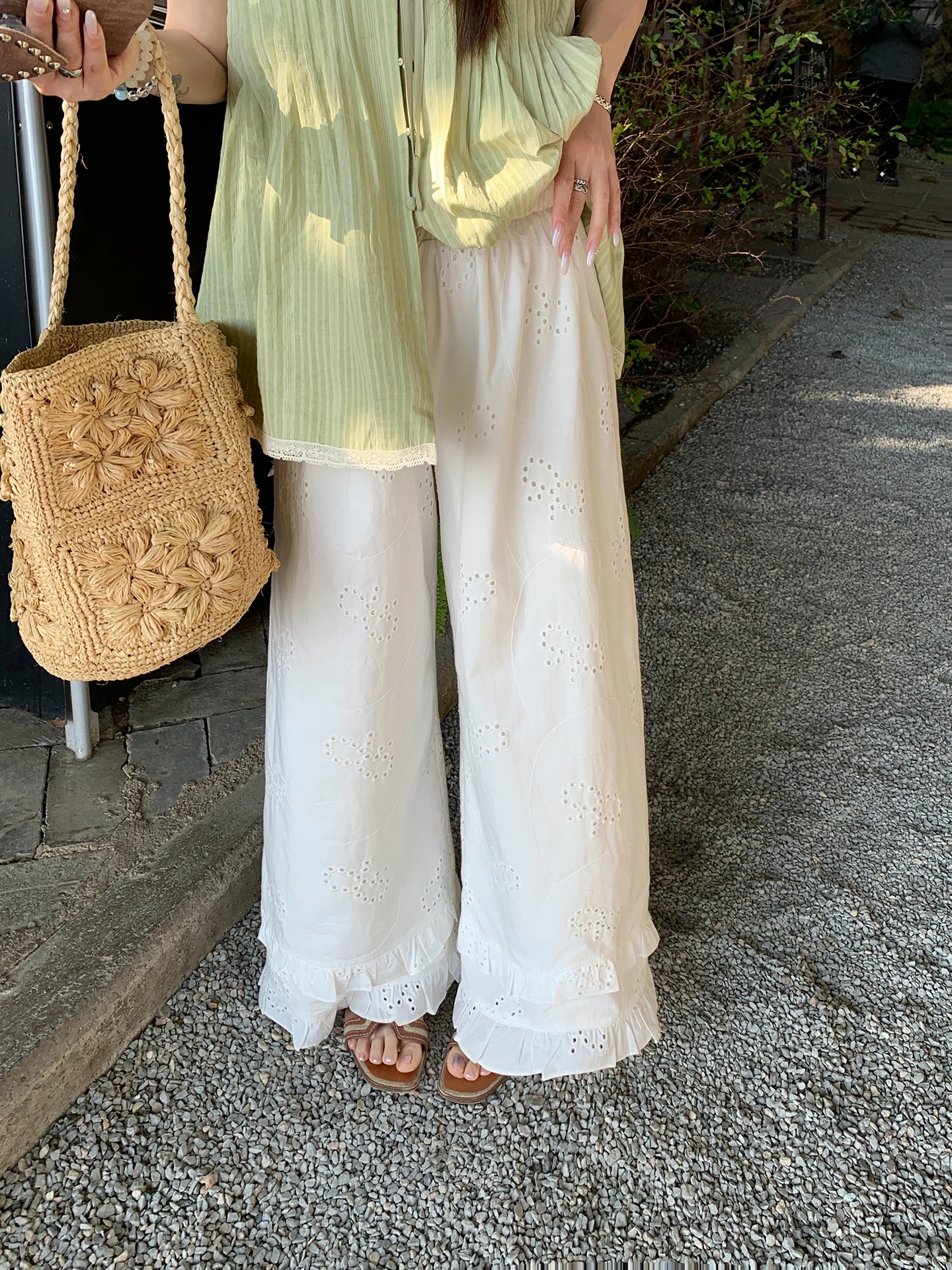 EVNSTYLE "Moonlight Girl" Spring Summer White Cotton Embroidered Wide Leg Casual Pants Women's Loose Fit Trousers
EVNSTYLE "Moonlight Girl" Spring Summer White Cotton Embroidered Wide Leg Casual Pants Women's Loose Fit Trousers
