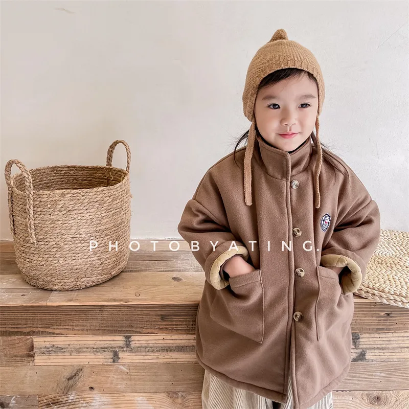 2026 Winter Kids Korean Style Medium Long Coat Thick Fleece Lined Jacket for Girls Boys 1-8 Years Old Outfit Warm Clothes
2026 Winter Kids Korean Style Medium Long Coat Thick Fleece Lined Jacket for Girls Boys 1-8 Years Old Outfit Warm Clothes