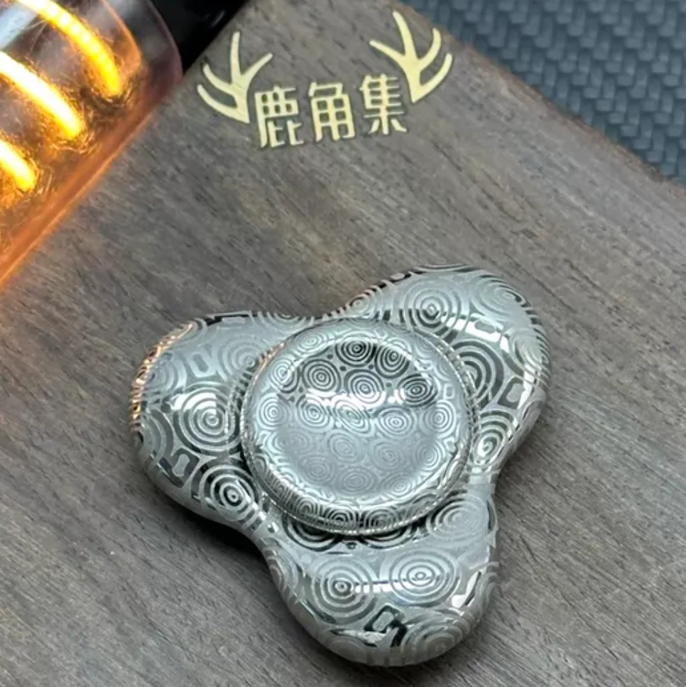 Used EDC Asia-Pacific damascus fidget decompression toy
Used EDC Asia-Pacific damascus fidget decompression toy
