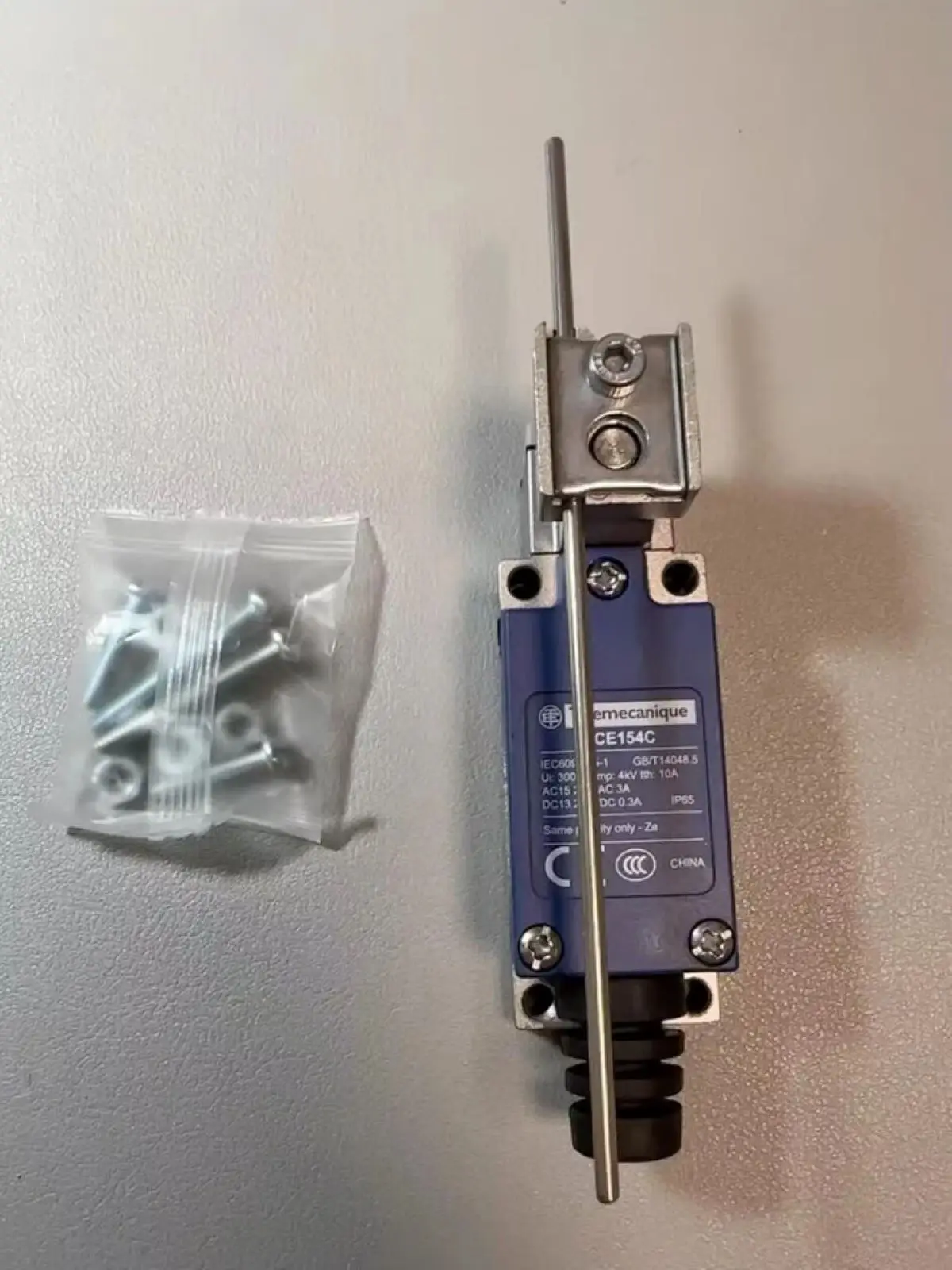 XCE-154 XCE154 XCE154C Limit switch XCE - steel round rod Ø 3 mm - 1C/O
XCE-154 XCE154 XCE154C Limit switch XCE - steel round rod Ø 3 mm - 1C/O