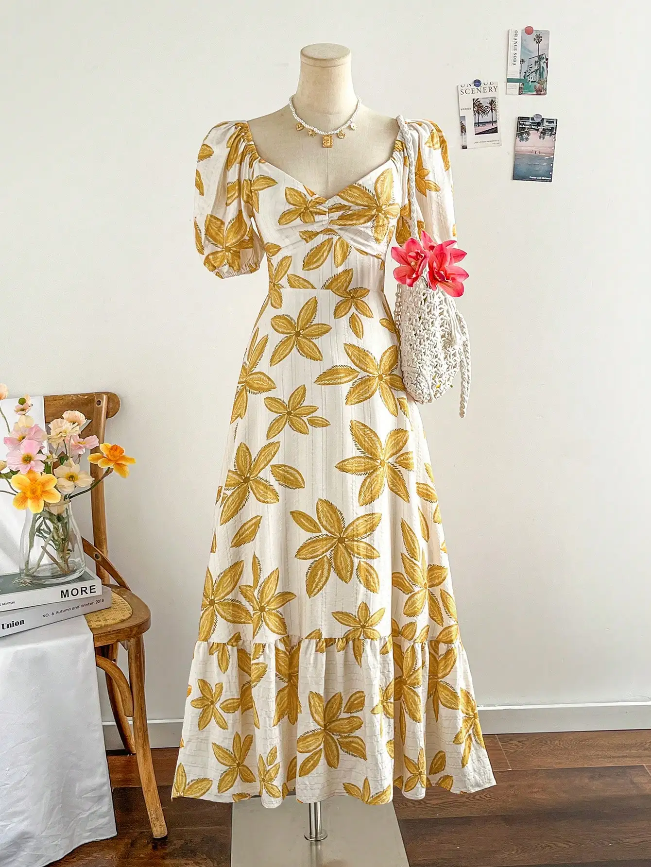 Soleia Women's Colorful Floral Print Puff Sleeve Ruffle Hem Romantic Vacation Dress, Suitable For SSpring, Wedding, Graduation,
Soleia Women's Colorful Floral Print Puff Sleeve Ruffle Hem Romantic Vacation Dress, Suitable For SSpring, Wedding, Graduation,