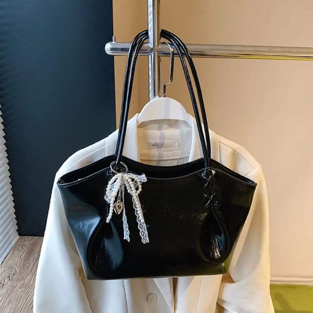 Elegant Autumn Winter Underarm Bag PU Leather with Pendant Commuting Handbag Versatile Temperament French Tote Bag Portable
Elegant Autumn Winter Underarm Bag PU Leather with Pendant Commuting Handbag Versatile Temperament French Tote Bag Portable