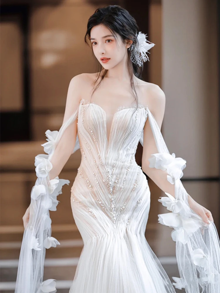 Elegant One-Shoulder Wedding Dress Princess Style Long Gown with Train for Engagement Parties Bridal Outfits Fish Tail Design
Elegant One-Shoulder Wedding Dress Princess Style Long Gown with Train for Engagement Parties Bridal Outfits Fish Tail Design