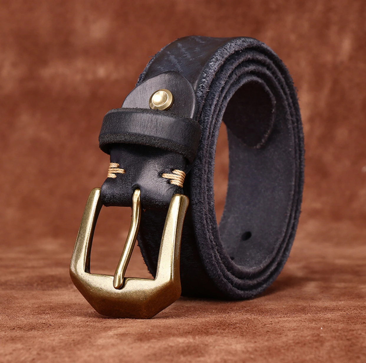3.8 cm strong, powerful, luxurious, ultra-thick genuine leather belt with copper buckle, edge and bottom, high-end, retro men's
3.8 cm strong, powerful, luxurious, ultra-thick genuine leather belt with copper buckle, edge and bottom, high-end, retro men's