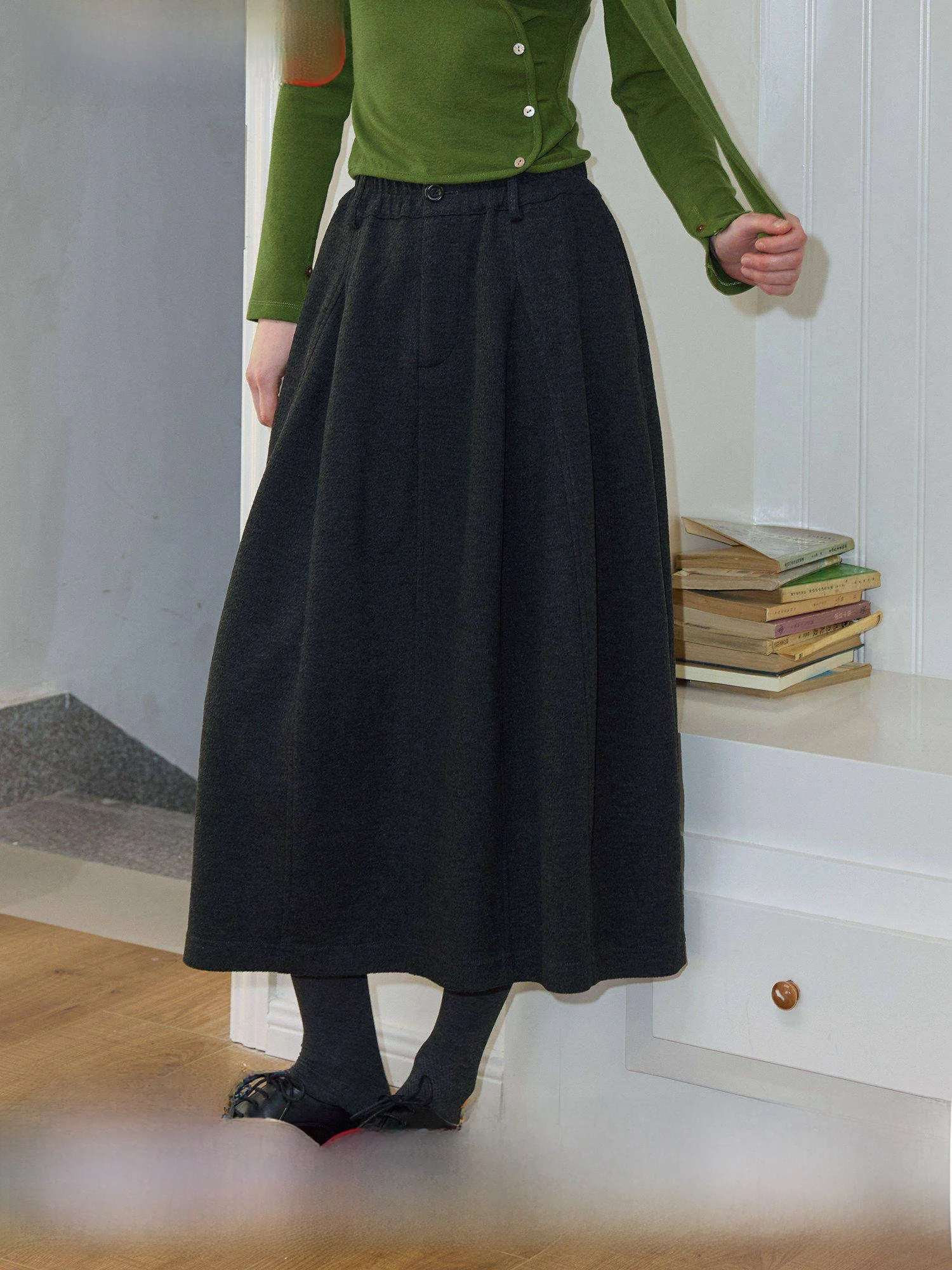 Ретро-юбка миди с высокой талией из эластичной ацетатной шерсти, женская, с разрезами, А-силуэт, повседневная, на весну-осень-зиму
Ретро-юбка миди с высокой талией из эластичной ацетатной шерсти, женская, с разрезами, А-силуэт, повседневная, на весну-осень-зиму