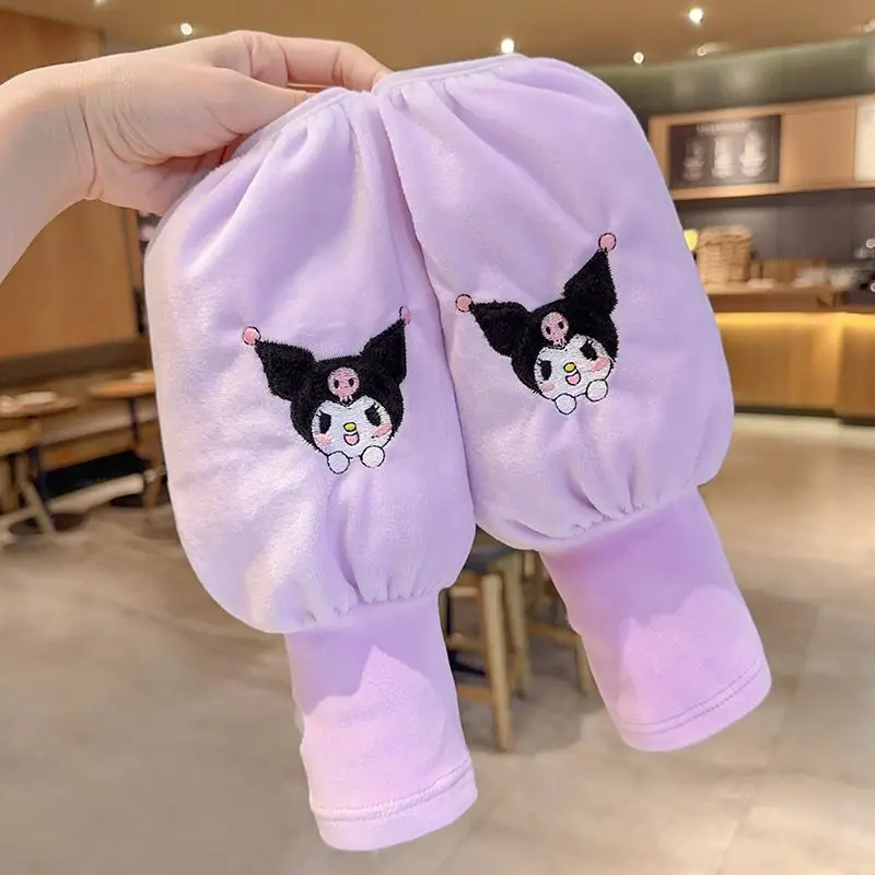 Мультяшный Sanrio Kuromi My melody новый милый ученический и детский теплый и устойчивый к пятнам защитный пуховик средней длины с рукавами
Мультяшный Sanrio Kuromi My melody новый милый ученический и детский теплый и устойчивый к пятнам защитный пуховик средней длины с рукавами