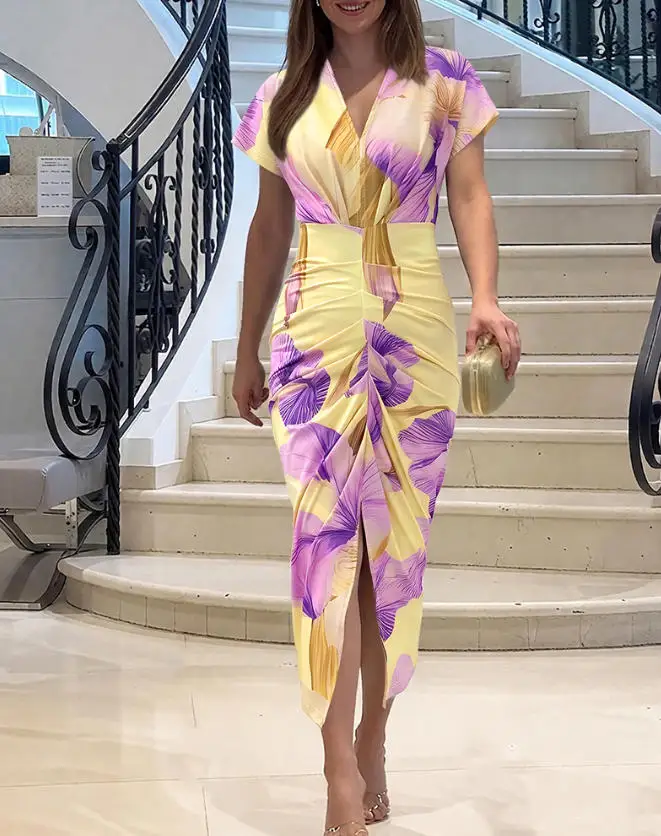 Women's Dress 2026 Spring Summer New Floral V-Neck Midi Dress Slim Fit Ruched Slit Dress Casual Short Sleeve Vacation Dress
Women's Dress 2026 Spring Summer New Floral V-Neck Midi Dress Slim Fit Ruched Slit Dress Casual Short Sleeve Vacation Dress
