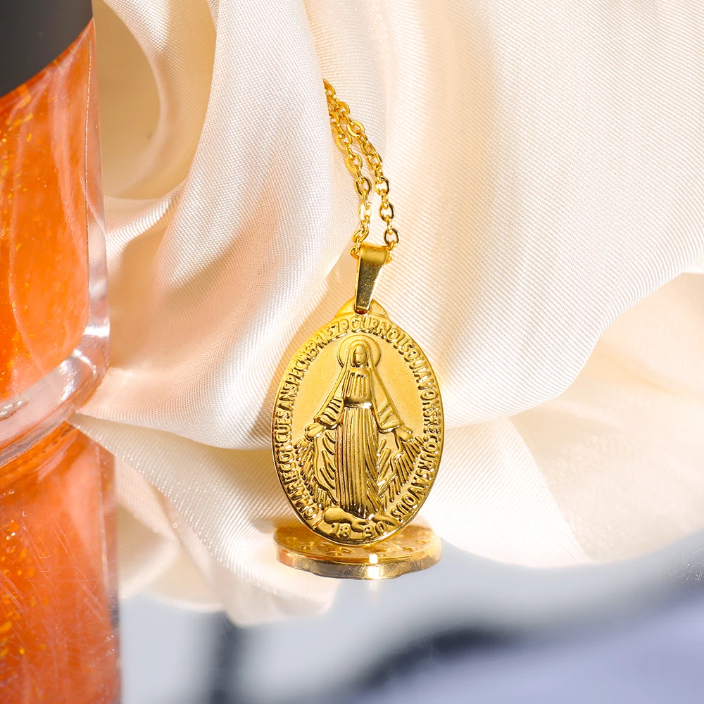 Retro fashion stainless steel gold-plated double-sided relief Virgin Mary figurine pendant titanium necklace
Retro fashion stainless steel gold-plated double-sided relief Virgin Mary figurine pendant titanium necklace