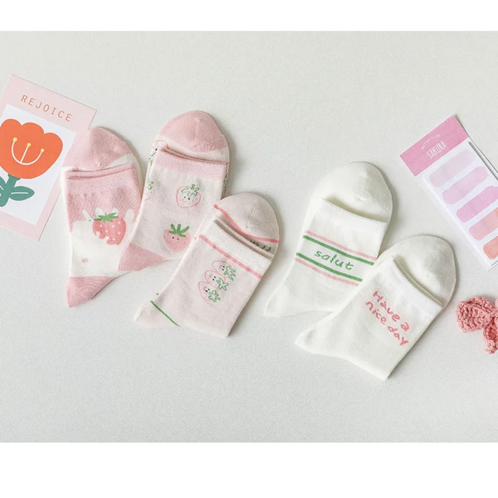 Strawberry Milk Pattern Women Cotton Socks Sweat Absorption Comfortable Breathable Middle Tube Socks Cute Sports Socks
Strawberry Milk Pattern Women Cotton Socks Sweat Absorption Comfortable Breathable Middle Tube Socks Cute Sports Socks