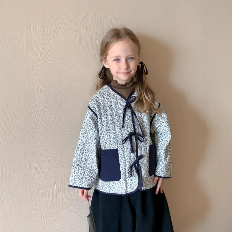 Korean Children's Clothing Autumn Winter New Style Little Girl Fashionable Retro Cotton Jacket Girls' Stylish Floral Cotton Coat
Korean Children's Clothing Autumn Winter New Style Little Girl Fashionable Retro Cotton Jacket Girls' Stylish Floral Cotton Coat