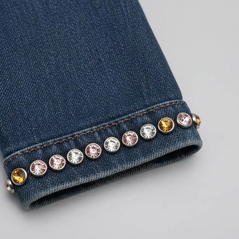 New 50Pcs Rhinestone Rivets Crystal Studs Spot Spikes Nailhead Fashion DIY Leather Craft For Shoes Clothing Bag Parts Decoration
New 50Pcs Rhinestone Rivets Crystal Studs Spot Spikes Nailhead Fashion DIY Leather Craft For Shoes Clothing Bag Parts Decoration