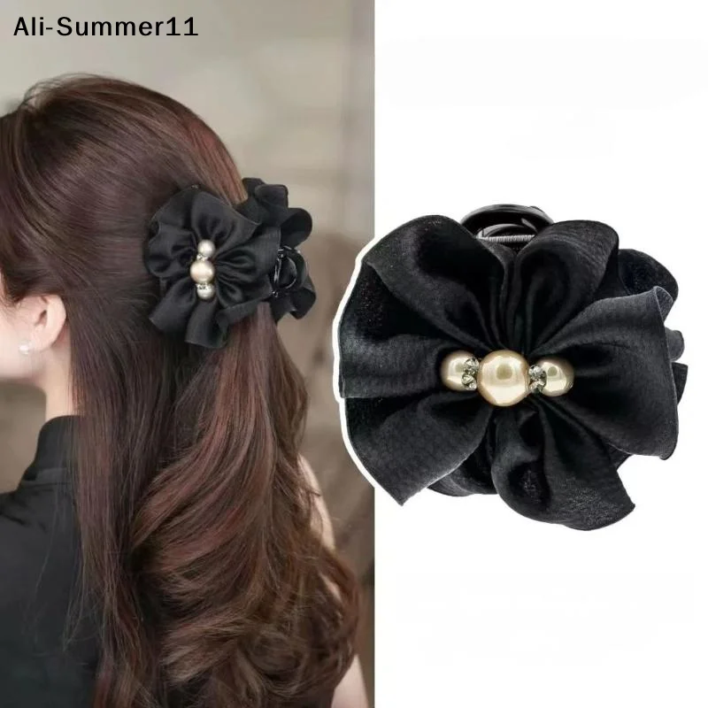 【A6L】Elegant Pearl Hair Clip For Women Fresh Sweet Style Back Of Head Shark Clip High Fashion Versatile Hair Accessorie
【A6L】Elegant Pearl Hair Clip For Women Fresh Sweet Style Back Of Head Shark Clip High Fashion Versatile Hair Accessorie