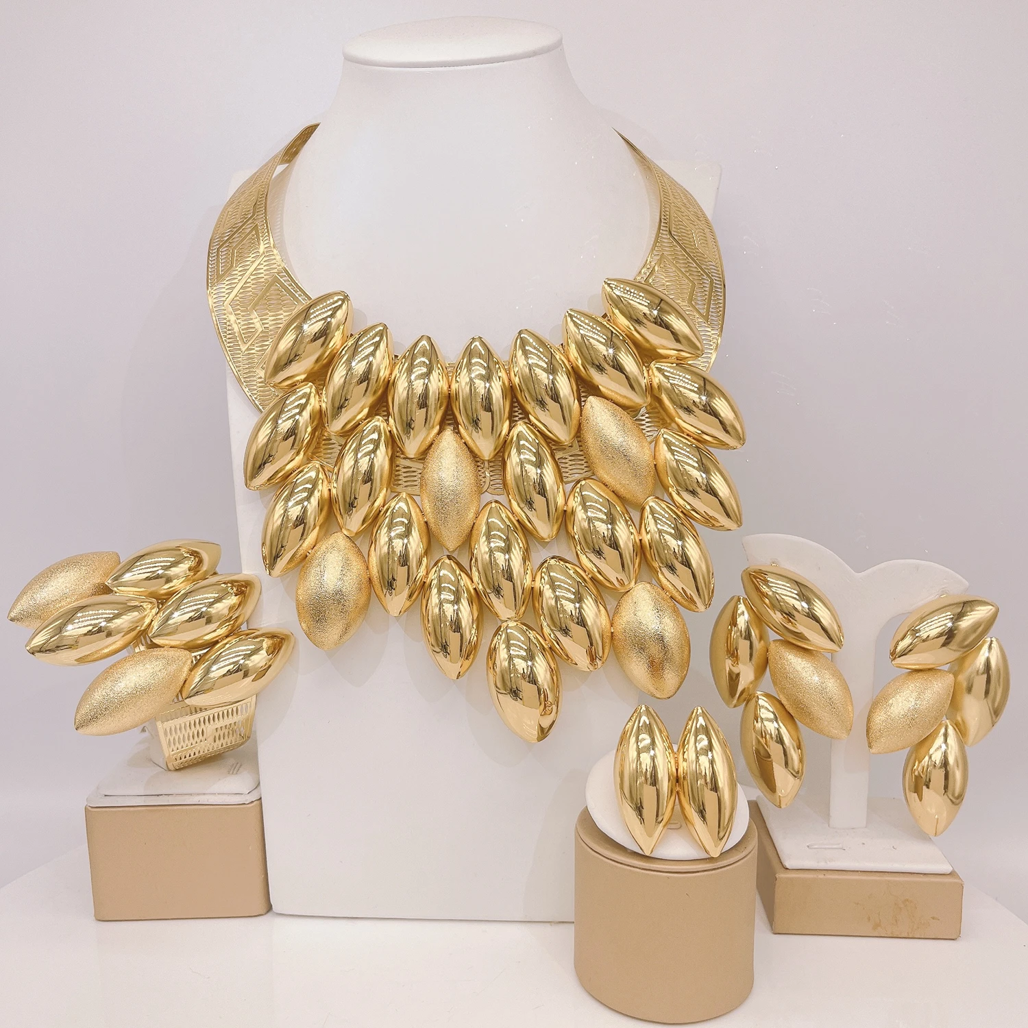 Simple glossy and Matte olive Flower Jewelry Set stunning Choker Collar Brazalete Aretes Anillo 4PC Jewels Set for New Year Gift
Simple glossy and Matte olive Flower Jewelry Set stunning Choker Collar Brazalete Aretes Anillo 4PC Jewels Set for New Year Gift