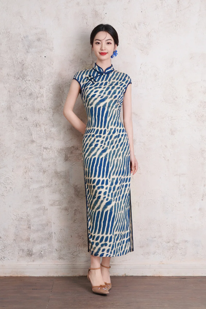 Blue Striped Chinese Suzhou Long Style Improved Cheongsam Young Women Summer Qipao
Blue Striped Chinese Suzhou Long Style Improved Cheongsam Young Women Summer Qipao
