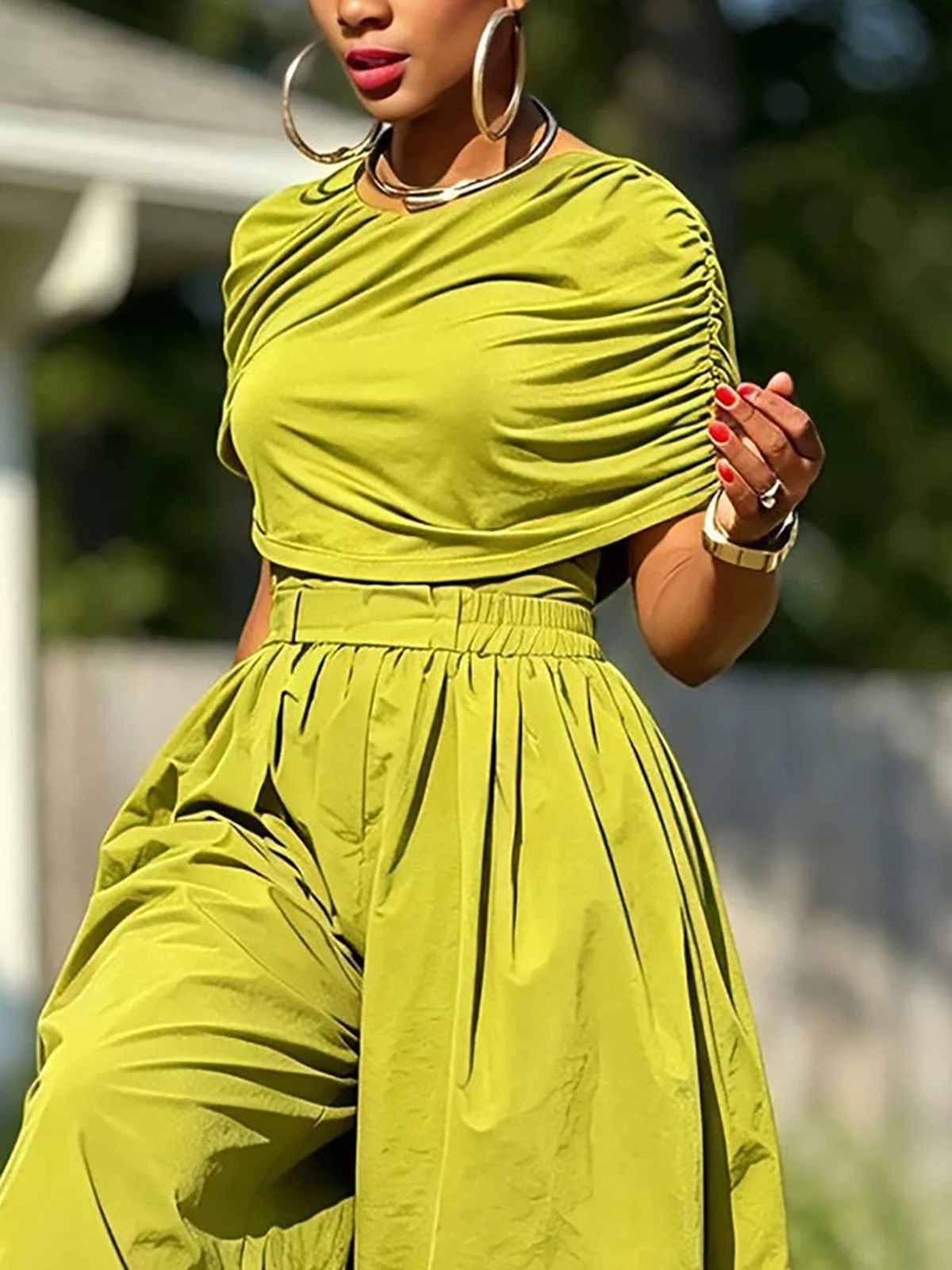 Women’s Olive Green Crop Top 2 Piece Set Fashionable Ruched Oversized High Waist Balloon Jogger Pants Loose Matching Outfit Sets
Women’s Olive Green Crop Top 2 Piece Set Fashionable Ruched Oversized High Waist Balloon Jogger Pants Loose Matching Outfit Sets