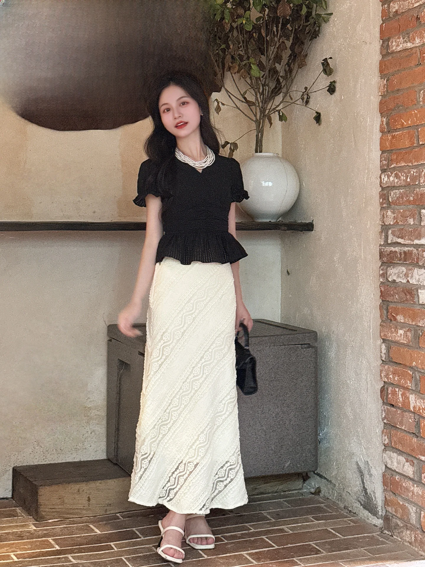 Женский комплект Manle Ci Bla: кружевной укороченный топ и юбка, модный костюм с V-образным вырезом и завышенной талией, короткий рукав, комплект из двух предметов
Женский комплект Manle Ci Bla: кружевной укороченный топ и юбка, модный костюм с V-образным вырезом и завышенной талией, короткий рукав, комплект из двух предметов