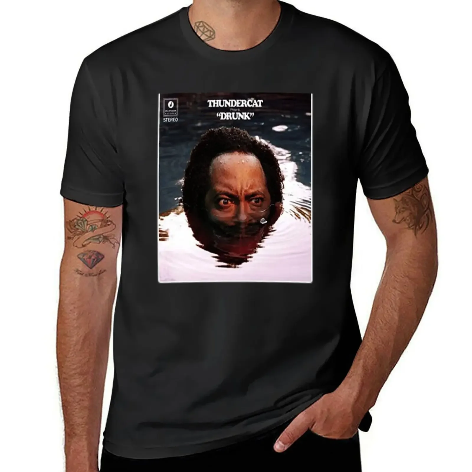 Thundercat bassis, специальные музыкальные жанры, веселые женские летние топы, хлопковые Графические футболки, мужская мода
Thundercat bassis, специальные музыкальные жанры, веселые женские летние топы, хлопковые Графические футболки, мужская мода