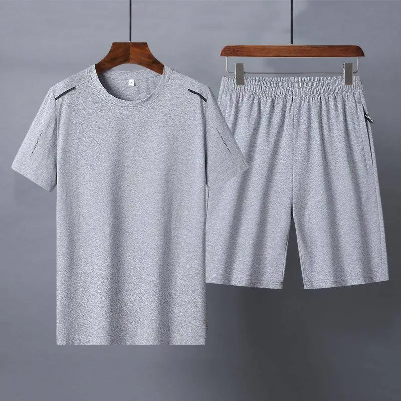Casual Sporty Cotton round Neck Short Sleeve Men's T-Shirt Shorts Two-Piece Set Comfortable Breathable Summer Outfit
Casual Sporty Cotton round Neck Short Sleeve Men's T-Shirt Shorts Two-Piece Set Comfortable Breathable Summer Outfit