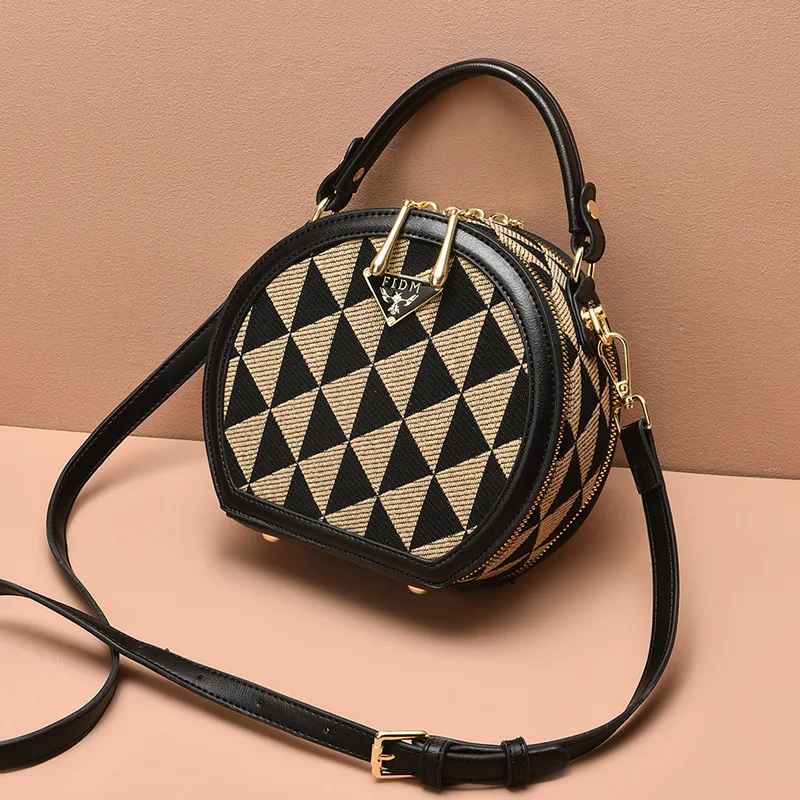 Небольшая модная круглая сумка, новинка 2023 года, модная портативная сумка на одно плечо, качественная сетка, красная сумка для карт, универсальная женская сумка
Небольшая модная круглая сумка, новинка 2023 года, модная портативная сумка на одно плечо, качественная сетка, красная сумка для карт, универсальная женская сумка