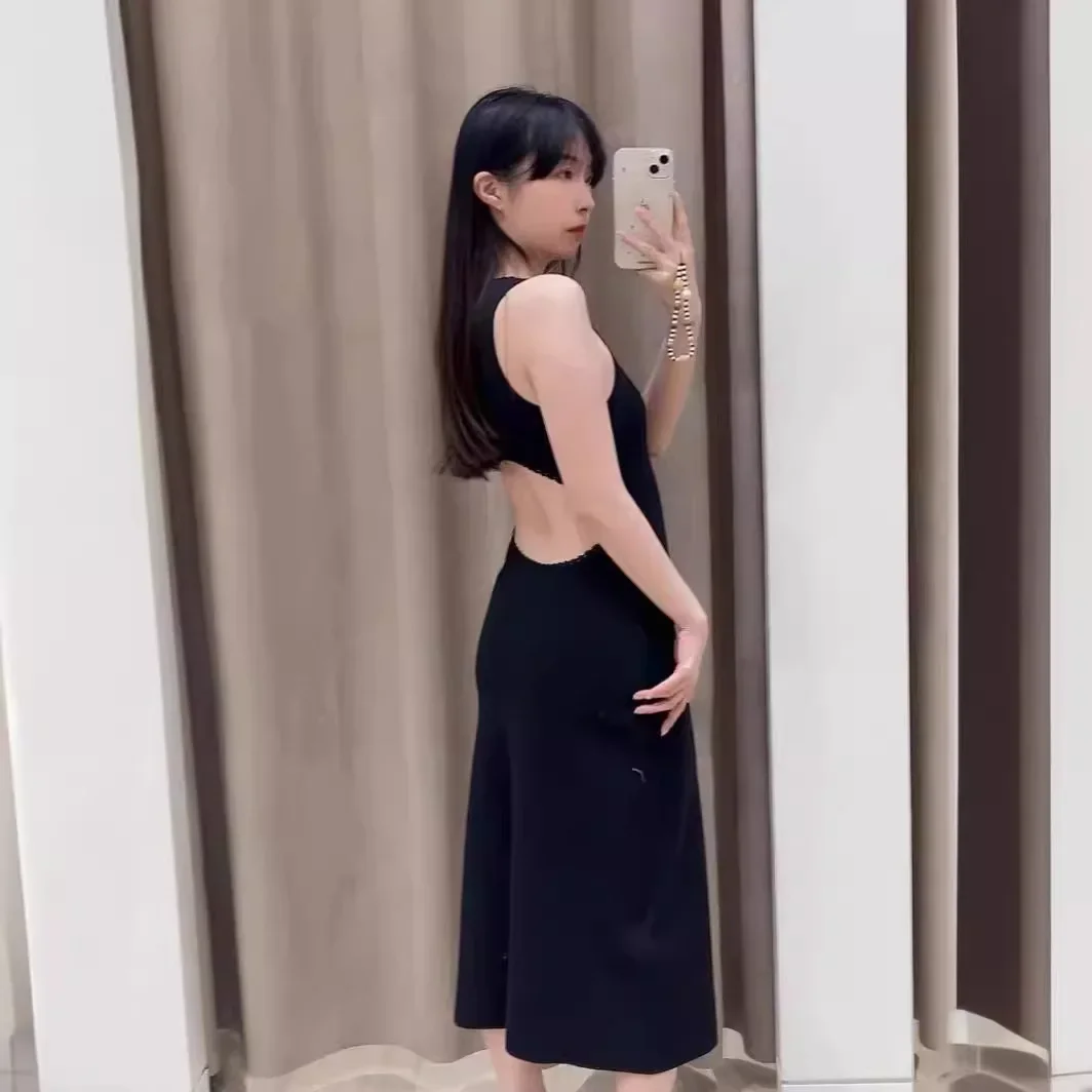Women Backless Knitted Robe Sleeveless Round Neck Solid Color Elegant Summer 2024 Midi Dress
Women Backless Knitted Robe Sleeveless Round Neck Solid Color Elegant Summer 2024 Midi Dress