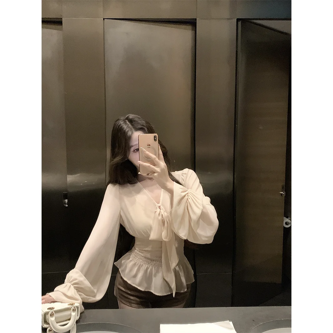 V-Neck Tie-Wrap Chiffon Blouse Camisole Set Women's Spring Layered Slimming Top 2025 Drape-Fit Waist-Defining Two Piece
V-Neck Tie-Wrap Chiffon Blouse Camisole Set Women's Spring Layered Slimming Top 2025 Drape-Fit Waist-Defining Two Piece