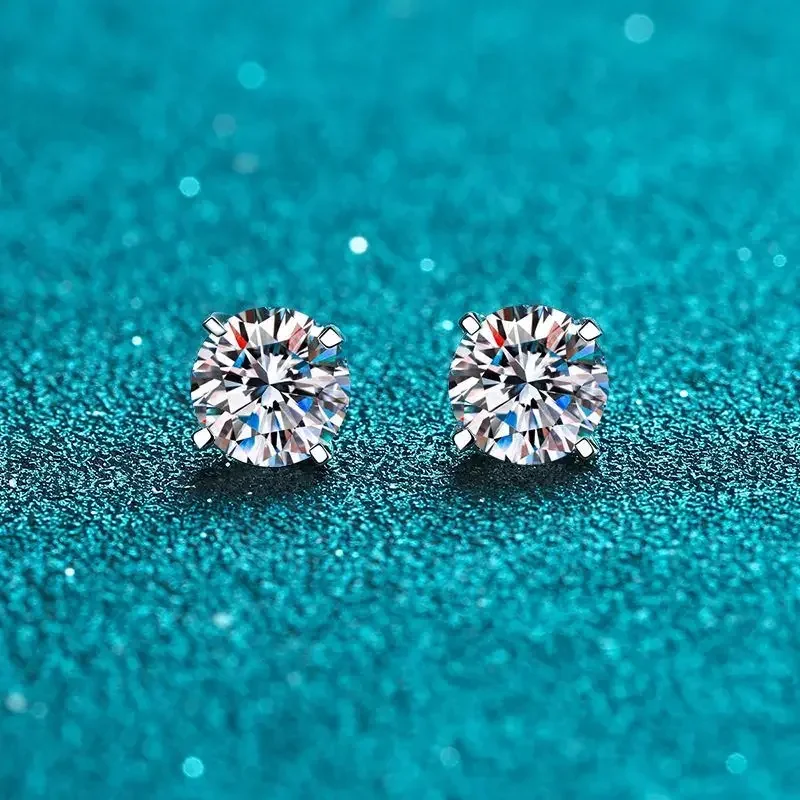 Platinum Pt950 Роскошные серьги из белого золота 18 карат с четырьмя когтями 0,4-4 карата, серьги-гвоздики с муассанитом для женщин, свадебные украшения с бриллиантами
Platinum Pt950 Роскошные серьги из белого золота 18 карат с четырьмя когтями 0,4-4 карата, серьги-гвоздики с муассанитом для женщин, свадебные украшения с бриллиантами