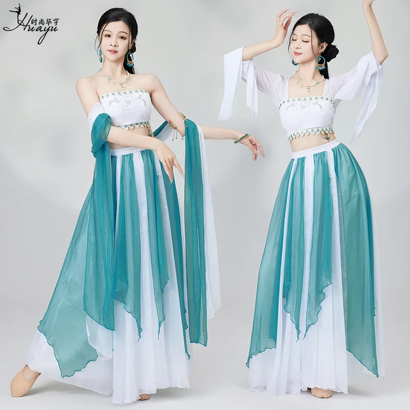 1set/lot classic style woman fashion sexy perfomance costumes lady folk dancing sweet clothing T095+X761
1set/lot classic style woman fashion sexy perfomance costumes lady folk dancing sweet clothing T095+X761