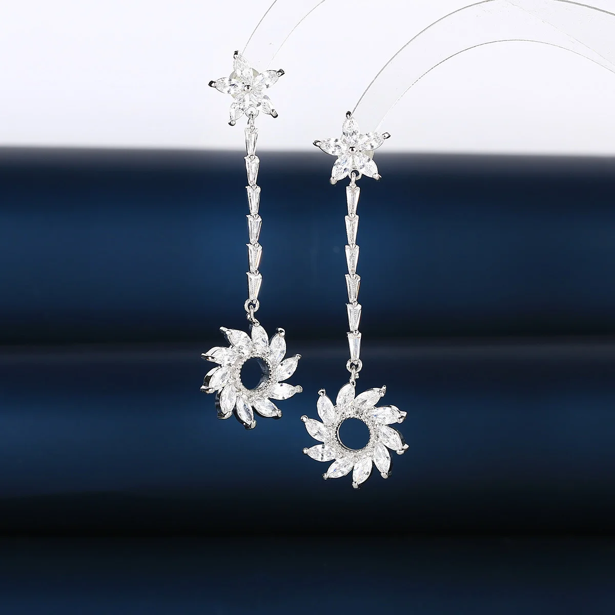 925 Silver Needle Luxury Sunflower Zircon Drop Earrings, Elegant Bridal Wedding Jewelry Gift for Women
925 Silver Needle Luxury Sunflower Zircon Drop Earrings, Elegant Bridal Wedding Jewelry Gift for Women