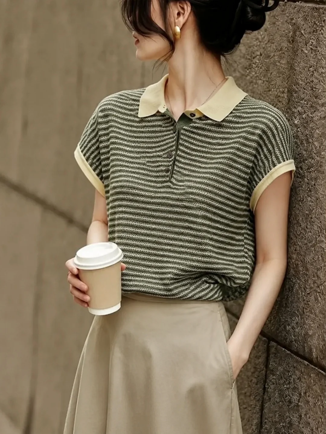 Ice Silk Knitted Short Sleeve Neck Striped Color Block Design Fashionable Summer Top Women's Korean Style Straight Cut S...
Ice Silk Knitted Short Sleeve Neck Striped Color Block Design Fashionable Summer Top Women's Korean Style Straight Cut S...