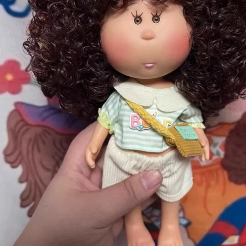 Резиновая кукла-картофельная кукла Миа, 25 см, полный клей, поставляется случайной одеждой, кукла может изменить одежду, модель просмотра, настольное украшение
Резиновая кукла-картофельная кукла Миа, 25 см, полный клей, поставляется случайной одеждой, кукла может изменить одежду, модель просмотра, настольное украшение