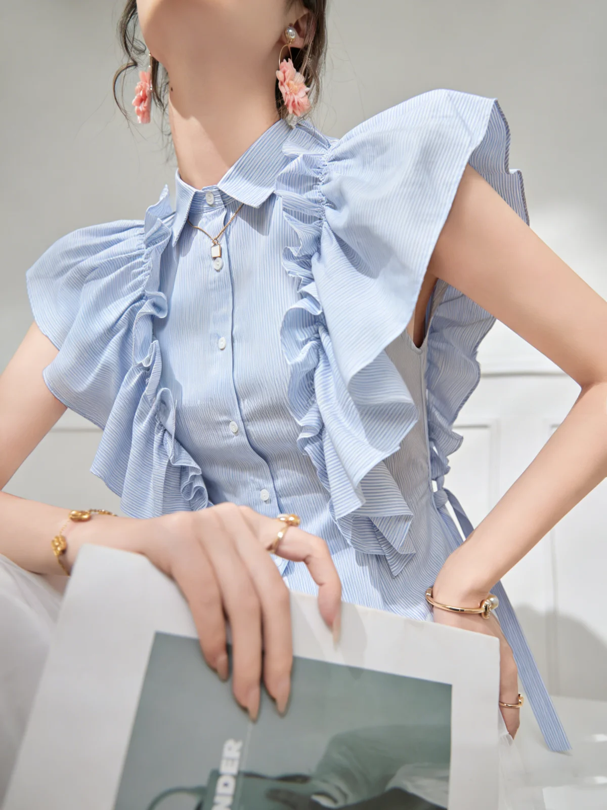 Blue Lace Splice Flying Sleeve Shirt Women's Style Sweet Youthful Design Summer Fashion Ladies' Clothing Regular Length
Blue Lace Splice Flying Sleeve Shirt Women's Style Sweet Youthful Design Summer Fashion Ladies' Clothing Regular Length