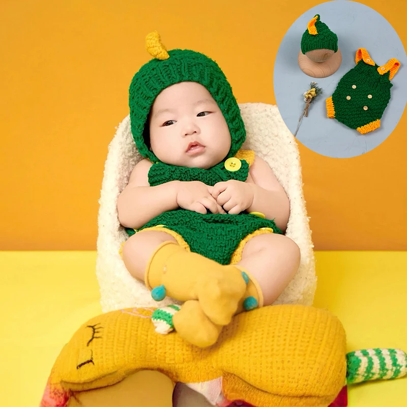 Наряд для фотографии новорожденных — вязаный комплект «Причудливый детский дракон», мягкий комбинезон на подтяжках и шапочка для зачарованных фотосценей
Наряд для фотографии новорожденных — вязаный комплект «Причудливый детский дракон», мягкий комбинезон на подтяжках и шапочка для зачарованных фотосценей