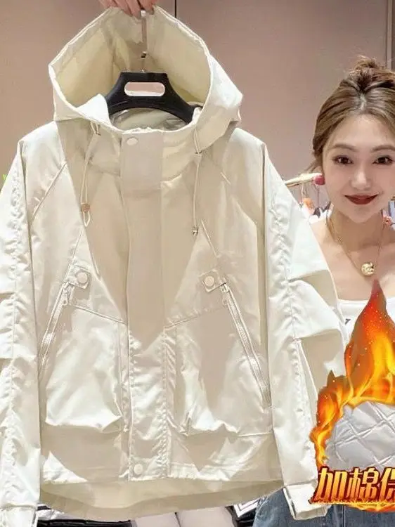 Женское повседневное свободное пальто с капюшоном Thiened Cotton ort Padded Jaet, корейское пальто Sle Faion, новинка 2025 года, полиэфирная ткань
Женское повседневное свободное пальто с капюшоном Thiened Cotton ort Padded Jaet, корейское пальто Sle Faion, новинка 2025 года, полиэфирная ткань