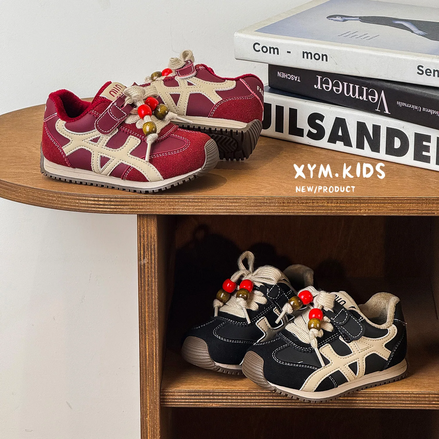 In The Winter of 2025, The New Children's Korean Version of Beaded and Velvet Lightweight Forrest Gump Shoes
In The Winter of 2025, The New Children's Korean Version of Beaded and Velvet Lightweight Forrest Gump Shoes