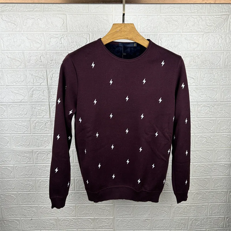 Модный вязаный свитер с длинными рукавами и тонким начесом, повседневный, мужской, осенне-зимний, новинка, теплый, из хлопка и акрила.
Модный вязаный свитер с длинными рукавами и тонким начесом, повседневный, мужской, осенне-зимний, новинка, теплый, из хлопка и акрила.