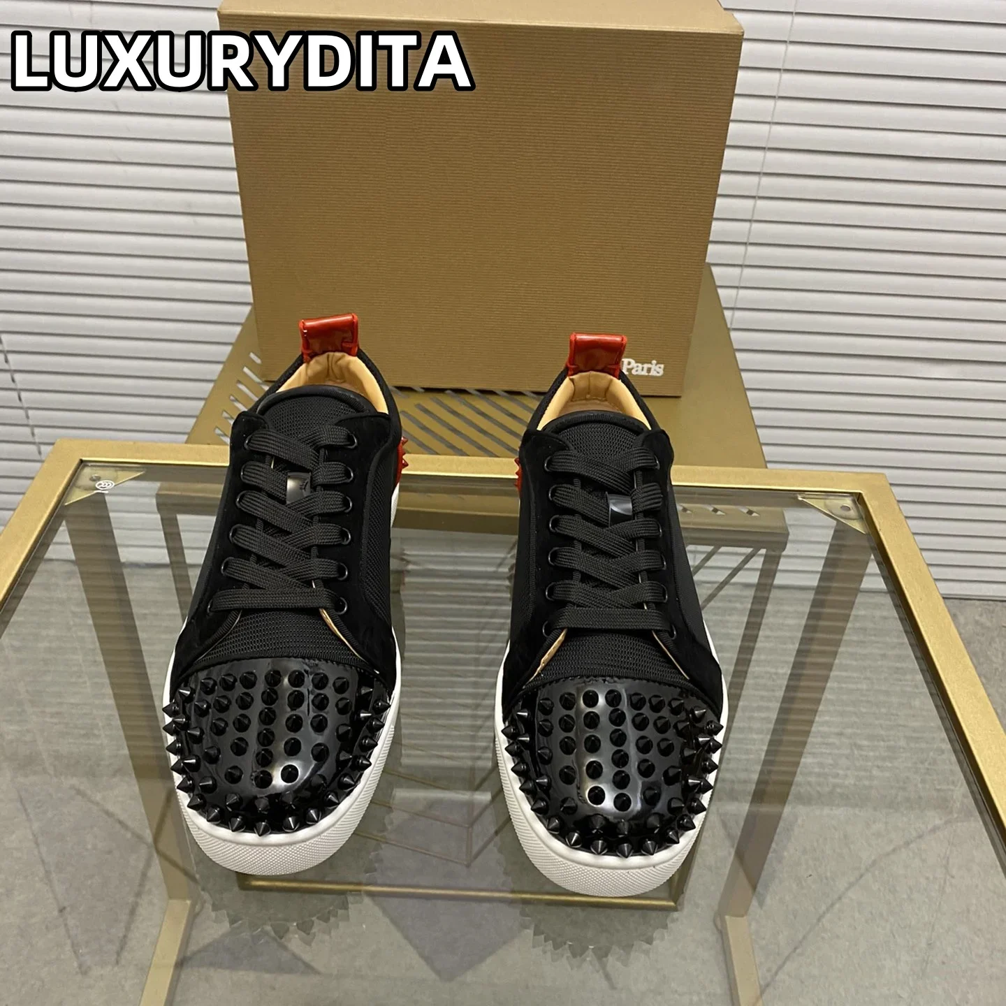 Top Quality Womens Trendy Casual Tennis Shoes Luxury Mens Real Leather Sneakers 35-48 Designr Rivet Red Sole Lovers Shoes M0165
Top Quality Womens Trendy Casual Tennis Shoes Luxury Mens Real Leather Sneakers 35-48 Designr Rivet Red Sole Lovers Shoes M0165