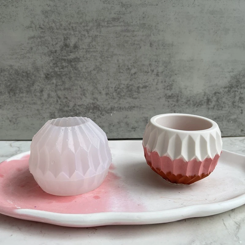 Маленький круглый кашпо для мяса, силиконовая форма, горшок, коробка для хранения ювелирных изделий ручной работы, изготовление бетонной банки для свечей, форма для цветов
Маленький круглый кашпо для мяса, силиконовая форма, горшок, коробка для хранения ювелирных изделий ручной работы, изготовление бетонной банки для свечей, форма для цветов