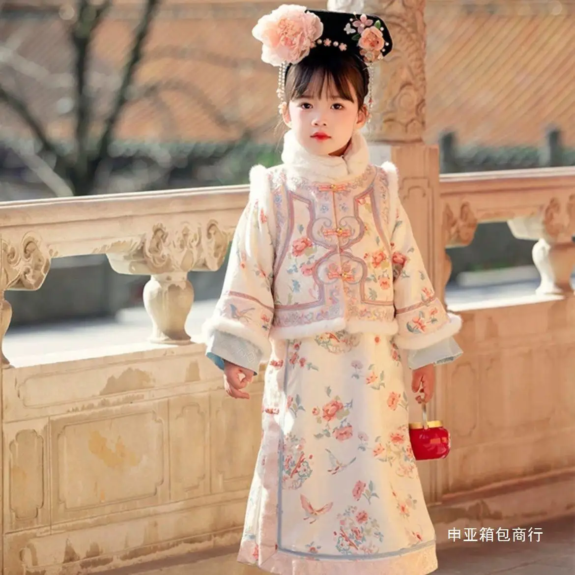 Winter Children's Ancient Costume Qing Dynasty Palace 2024 Thickened Super Fairy Girl Cheongsam Set New Year's Dress
Winter Children's Ancient Costume Qing Dynasty Palace 2024 Thickened Super Fairy Girl Cheongsam Set New Year's Dress