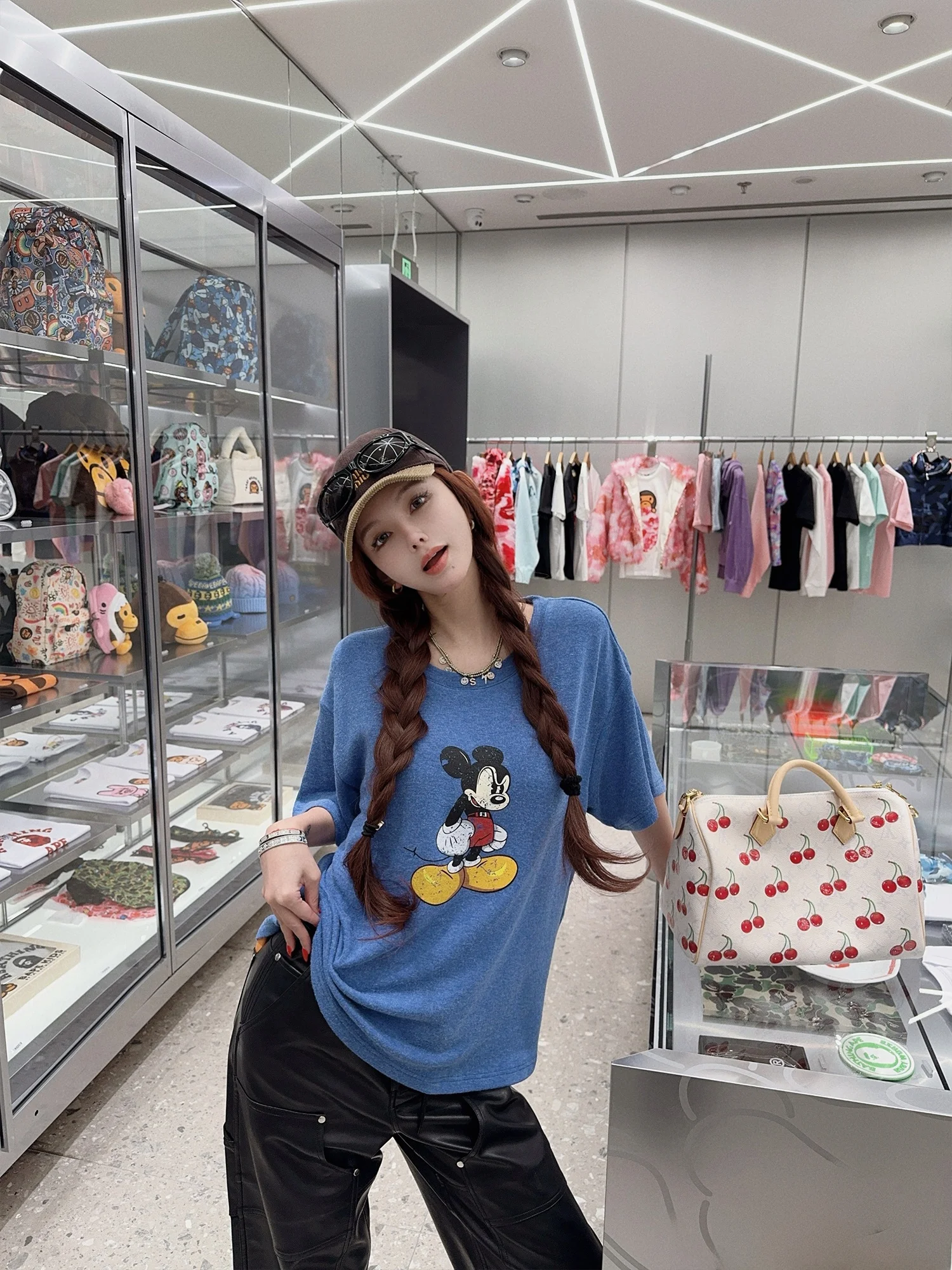 Женская трикотажная футболка Zhaochencen с мультяшным принтом, свободного кроя, осенне-зимняя, повседневная, модная
Женская трикотажная футболка Zhaochencen с мультяшным принтом, свободного кроя, осенне-зимняя, повседневная, модная